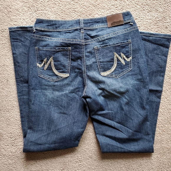 Maurices Slim Boot Cut Jeans - Picture 3 of 4